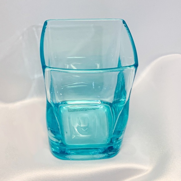 6-Piece Premium Aqua Acrylic Glassware - Picture 4 of 8
